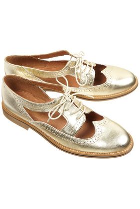 gold metallic leather cut out brogues Bowling Outfit, Shoe Room, Mode Shoes, Bowling Shoes, Topshop Outfit, Crazy Shoes, Metallic Leather, Womens Oxfords, Cute Shoes