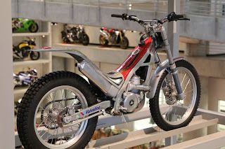 Bultaco Motorcycles, Trials Bike, Bike Maintenance, Honda Cx500, Motorcycle Museum, Trial Bike, Japanese Motorcycle, Italian Motorcycles, Drone Design