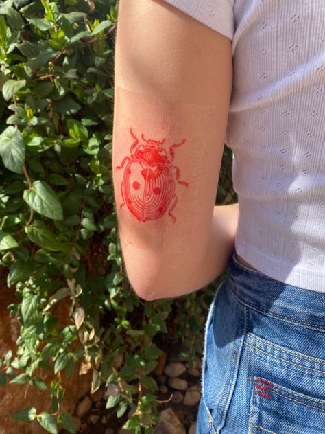 Red Ink Ladybug Tattoo, Ladybug Arm Tattoo, Unique Ladybug Tattoo, Color Bug Tattoo, Red Bee Tattoo, Red Ladybug Tattoo, Cute Grunge Tattoos, Ladybug Tattoo Traditional, Matching Bug Tattoos