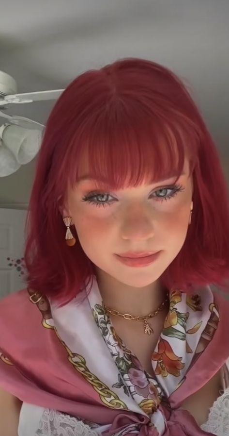 Short Red Bob With Bangs, Short Red Hair With Bangs Round Faces, Short Pink Hair With Bangs, Pink Bob With Bangs, Red Bob With Bangs, Short Red Hair With Bangs, Short Hair Side Part, Straight Red Hair, Red Bob Hair