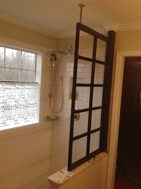 Use of an old window as a shower screen. Shower With A Window, Shower In Window, Shower Window, Diy Shower Door, Upcycle Door, Metal Window Frames, Bathtub Shower Combo, Tub Remodel, Yurt Home