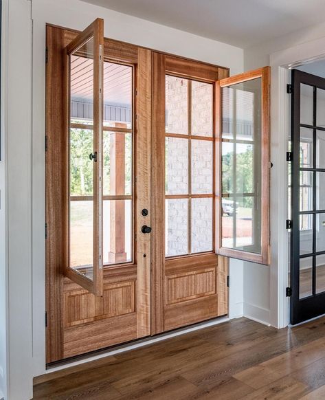 Wood Front Door With Screen Door, Front Screen Door Ideas, Front Double Door Design Wood Modern, Speakeasy Doors, Backdoor Ideas, Craftsman Entryway, Wooden Double Front Doors, Double Screen Doors, Mahogany Doors Interior