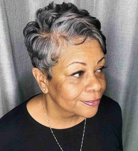 Black Hair Short Cuts, Hairstyles For Older Women, Beautiful Gray Hair, Natural Gray Hair, Short Grey Hair, Haircut For Older Women, Short Wigs, Short Hair Styles Pixie, Older Women Hairstyles