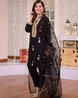 Kurti Designs Black, Dresses For Eid, Sitara Work, Mehandi Outfits, Black Kurti, Punjabi Suits Designer Boutique, Anarkali Salwar, Girls Black Dress, Pakistani Party Wear