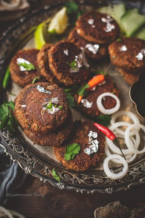 Kebab Aesthetic, Indian Beef Kebab Recipes, Shami Kebab Photography, Shami Kabab Recipe Beef, Lamb Seekh Kebab Recipe, Mutton Seekh Kebab Recipe, Shami Kebabs, Kebab Recipes Beef, Seekh Kebab