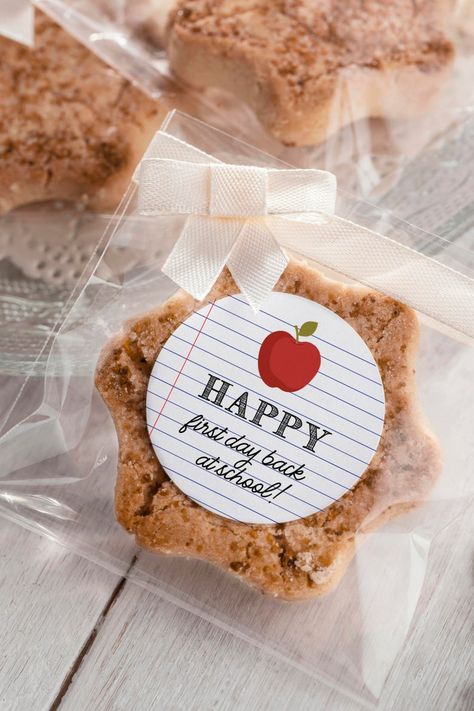 Happy First Day of School Student Teacher ROUND Cookie Tag or | Etsy Smart Cookie Printable, Cookie Printable, Printable Teacher Appreciation, Teacher Images, Happy First Day Of School, Teacher Appreciation Printables, Ice Cream Design, Cookie Favors, Tag Image