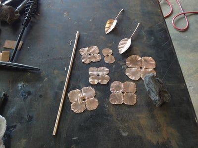 Copper Roses : 9 Steps (with Pictures) - Instructables Welded Flowers, Copper Roses, Copper Flowers, Cold Connections, Rose Got, Copper Crafts, Bucket Filling, Roses Pattern, Copper Art