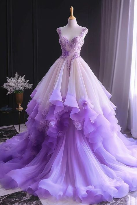 Rose Gold Wedding Dress, Summer Fashion Week, Purple Wedding Dress, Quince Dress, Older Women Fashion, Victoria Secret Fashion Show, Summer Fashion Trends, Spring Fashion Trends, Celebrity Outfits