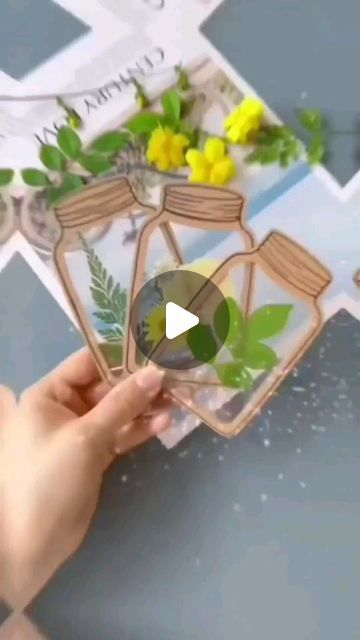 Hadiah Diy, Seni Dan Kraf, Easy Paper Crafts Diy, Hand Crafts For Kids, Handmade Paper Crafts, Diy Crafts Paper Flowers, Diy Crafts For Kids Easy, Kraf Diy, Fun Easy Crafts