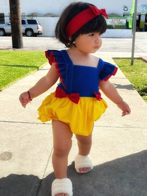 Baby Girl Princess Costume, Disney Outfits Toddler Girl, Baby Girl Disney Outfits, Baby Disney Outfits, Costumes For Baby Girl, Toddler Disney Outfit, Baby Snow White Costume, Disney Baby Costumes