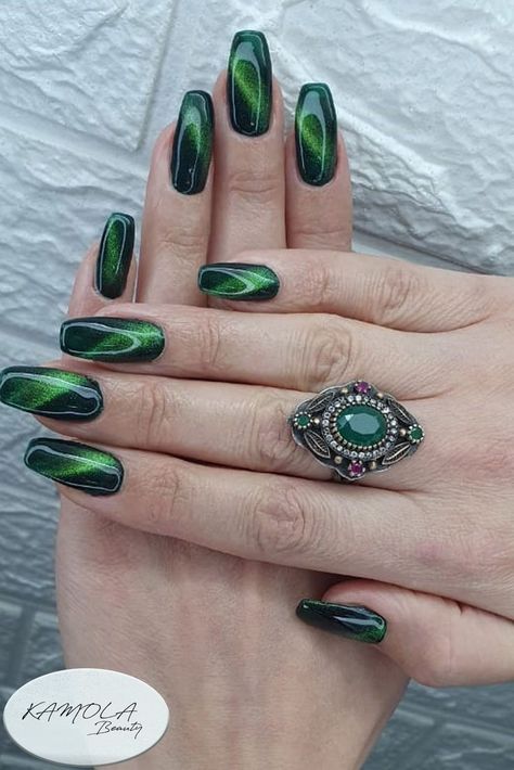 St Patricks Day Cat Eye Nails, Green Tiger Eye Nails, Black And Green Cat Eye Nails, Green Cateye Nail, Green Cats Eye Nails, Green Magnetic Nails, Tigers Eye Nails, Tiger Eye Nails, Green Cat Eye Nails