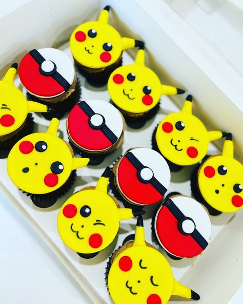 Pokémon Cupcake Toppers, Pikachu Cupcake Toppers, Pikachu Cupcakes Ideas, Pokémon Birthday Cupcakes, Pokemon Cupcakes Ideas, Pokemon Birthday Cupcakes, Pokemon Cupcake Ideas, Pokemon Cupcake Cake, Pikachu Cupcakes