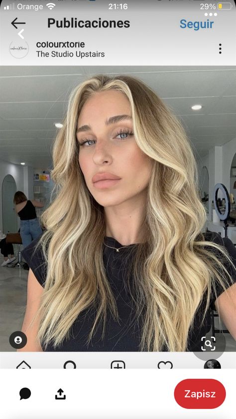 Blonde Hair Contouring, Blonde Contouring Hair, Natural Root Blonde, Blonde Face Framing Highlights Balayage, Contouring Hair Blonde, Honey Blonde Hair With Money Piece, Hair Contouring Blonde, Contouring Blond, Brown Roots With Blonde Hair