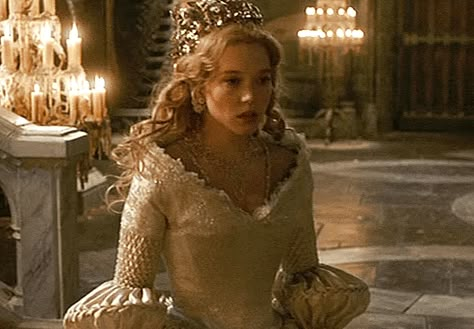 léa seydoux gif Lea Seydoux Gif, Beauty And The Beast French, Larys Strong, Saera Targaryen, Daenaera Velaryon, Family Tree House, Targaryen Family Tree, Lilac Eye, Dracula Untold