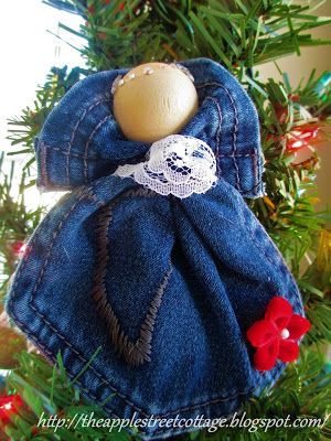 Pocket Angels Diy Denim Pocket Angels, Pocket Angels, Simple Holiday Decor, Denim Crafts Diy, Angel Crafts, Recycled Jeans, Jean Crafts, Holiday Break, Denim Crafts