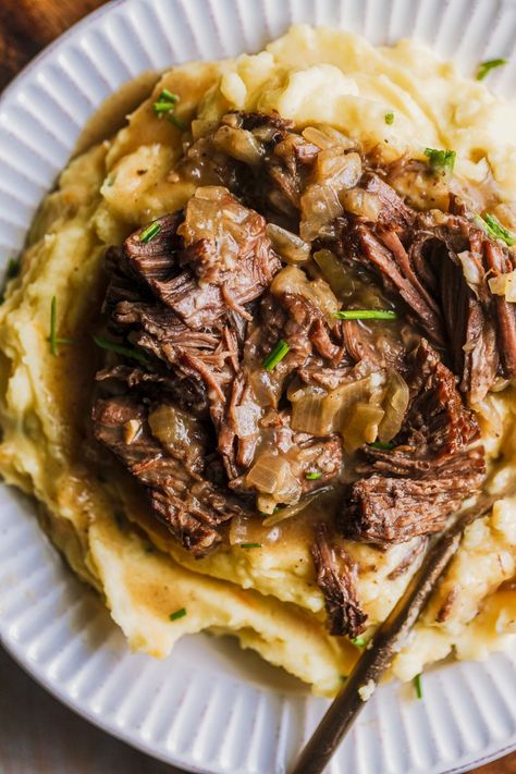 French Onion Chuck Roast, Southern Green Beans Recipe, French Onion Roast, Slow Cooked Green Beans, French Onion Pot Roast, Southern Green Bean Recipes, Lobster Pasta Recipe, English Roast, Southern Green Beans