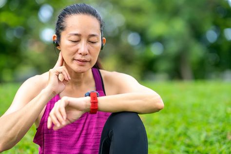 Signs You Should Stop Exercising Immediately Feeling Faint, Chest Discomfort, Normal Heart, Cerebrospinal Fluid, Brain Surgery, Heart Healthy Recipes, Cardiovascular Disease, Heart Health, Regular Exercise