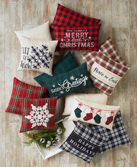 Christmas Ideas For The Home Cozy, Christmas Throw Pillows, Xmas Pillows, Christmas Bedding, Lakeside Collection, Christmas Bedroom, Christmas Cushions, Holiday Mood, Christmas Pillows