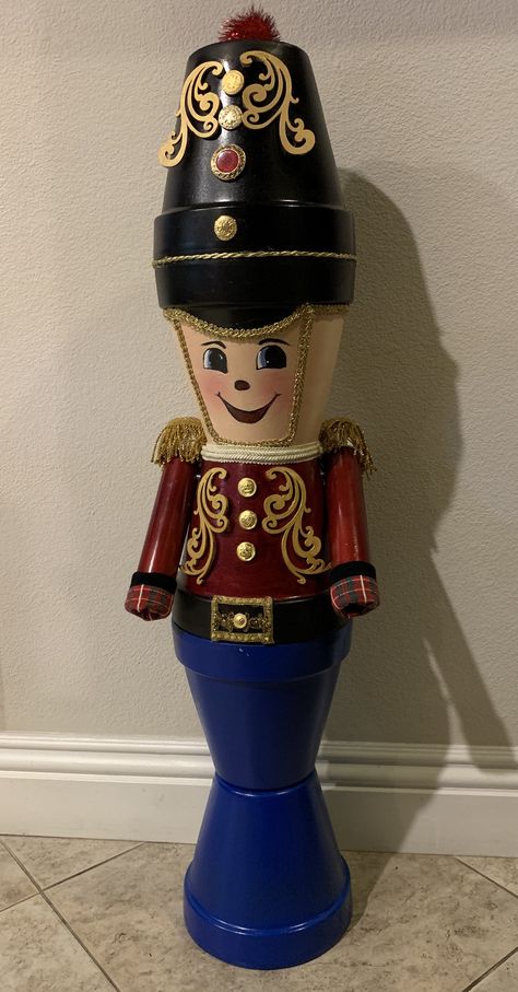 Clay Pot Nutcracker, Claypot People, Pinterest Christmas Crafts, Terra Cotta Pot Crafts Diy, Nutcracker Decor, Flower Pot People, Nutcracker Christmas Decorations, Pot People, Christmas Soldiers