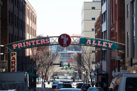 Printers Alley | Downtown Nashville Printers Alley Nashville, Aesthetic Nashville, Tennessee Aesthetic, Nashville Travel Guide, Connecticut Travel, Visit Nashville, Music City Nashville, East Nashville, Downtown Nashville