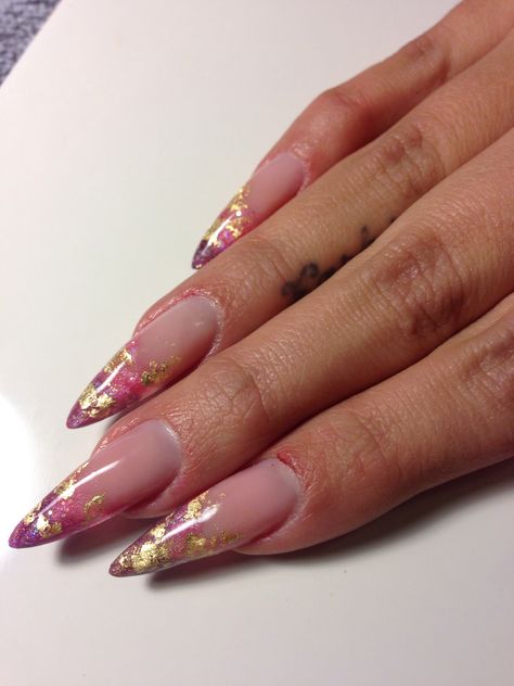 Gold Flakes Almond Nails, Clear Nails Gold Design, Pink And Gold Leaf Nails, Gold Flake Almond Nails, Pink Gold Leaf Nails, Gold Flake French Tip Nails, Gel Encapsulated Nails, Flakes Nails Design, Encapsulated Almond Nails