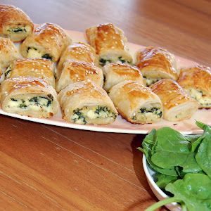 Spinach and Ricotta Rolls | Yellow Dandy Ricotta Rolls, Spinach And Ricotta Lasagna, Party Food Easy, Fingerfood Baby, Spinach Rolls, Kids Party Snacks, Snacks Kids, Spinach And Ricotta, Spinach Ricotta