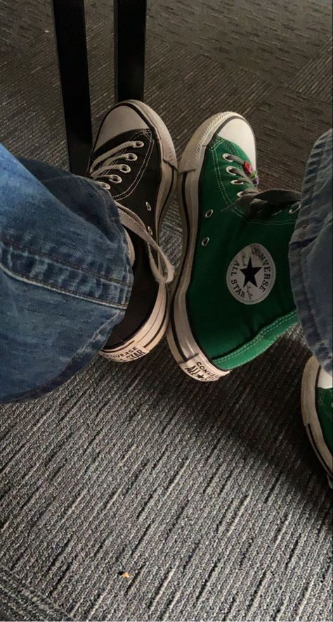 Black Converse Aesthetic, Green Converse Outfit, Dark Green Converse, Converse Shoes Outfit, Chipmunks Movie, Aesthetic Converse, High Top Converse Outfits, Green Dress Outfit, Uni Fits