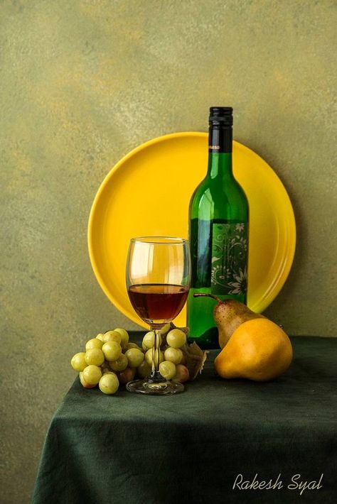 Still Life Inspiration Photography, Still Life Pictures To Draw, Vintage Still Life Painting, Wine Still Life Photography, Still Lives Photography, Still Life Art Reference, Still Life References, Stil Life Photography, Still Life Reference Photos For Artists