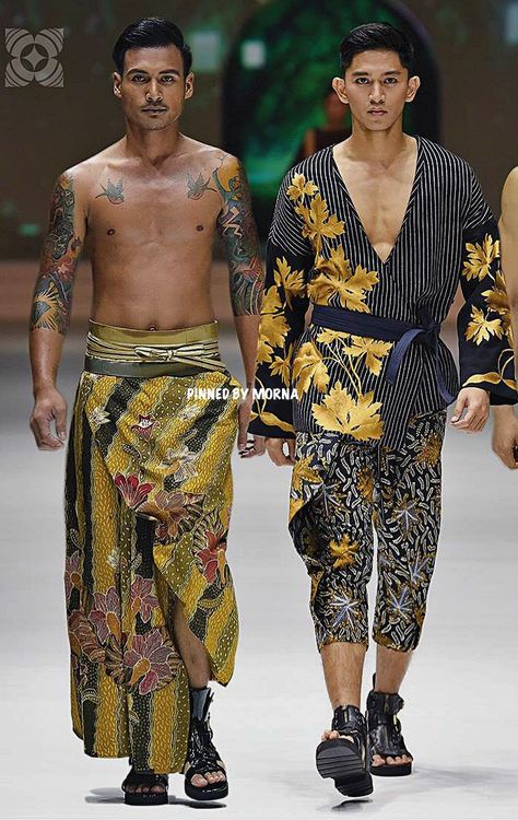 Indonesian Clothing, Batik Clothing, Traditional Thai Clothing, Portrait Photography Men, Indonesian Batik, Men Photoshoot, Batik Design, Men Fashion Show, Batik Fashion