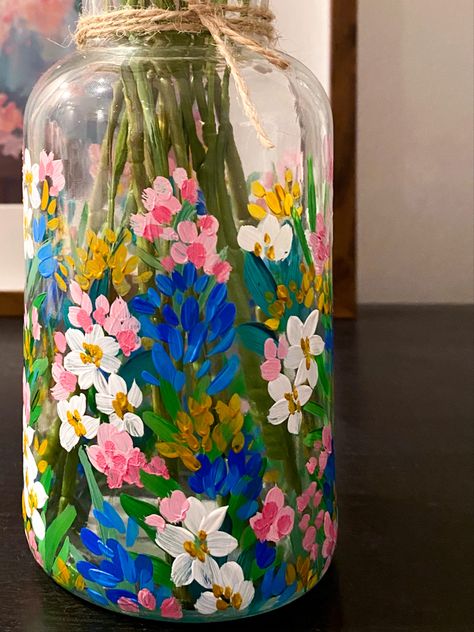 Flowers On Glass Bottles, Flowers On Glass Painted, Flower Jar Painting, Glass Jar Painting Ideas Cute Flower, Painted Mason Jars With Flowers, Flower Painting On Bottle, Painted Flower Vases Diy, Candle Jar Painting Ideas, Hand Painted Jars