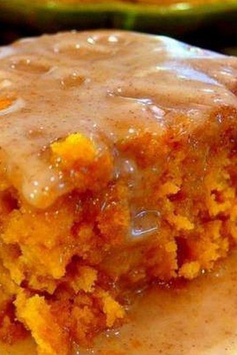 Pumpkin Cake with Apple Cider Glaze Apple Cider Glaze Recipe, Quick Apple Dessert, Apple Cider Glaze, Pumpkin Cake Easy, Healthy Pumpkin Dessert, Pumpkin Puree Recipes, Pumpkin Muffins Easy, Pumpkin Crunch, Dump Cake Pumpkin