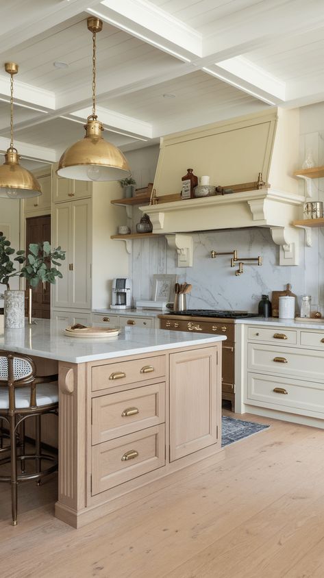 27 Dreamy Modern Cottage Kitchens That Will Steal Your Heart European Cottage Style Interiors, English Modern Cottage, Old English Cottage Kitchen, Contemporary Cottage Kitchen, European Cottage Kitchen, English Cottage Style Kitchen, European Cottage Interiors, English Kitchens Design, Modern Cottage Core