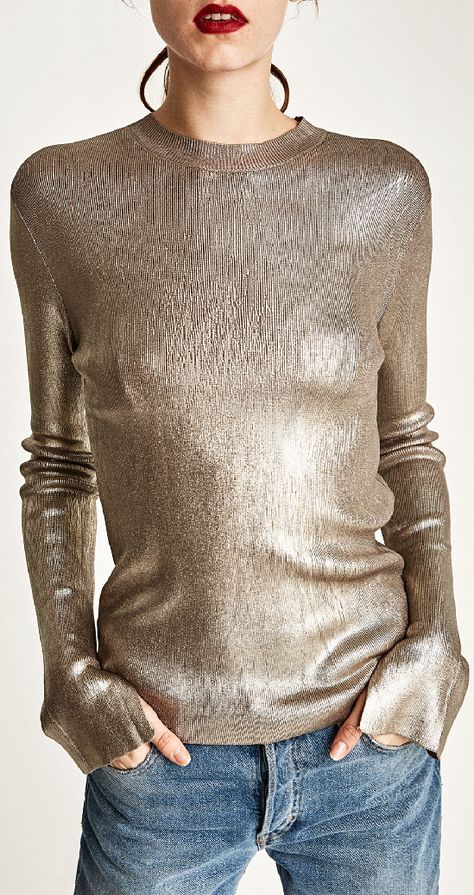 gold foil sweater Avante Guard Fashion, Metallic Trend 2023, Metallic Sweater Outfit, Gold Sweater Outfit, Green Military Jacket Outfit, Lurex Sweater, Gold Sweater, Casual Chique, Metallic Sweater