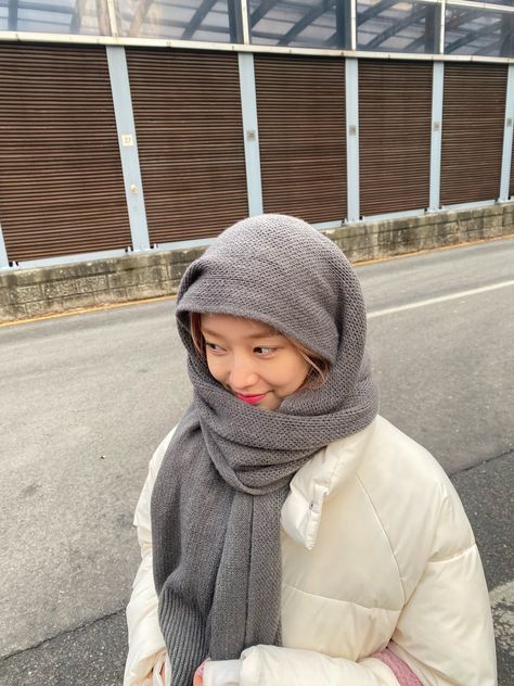 Happy 🐱 Day 🥳 on Twitter: "[230123] 🐰💭📸 17:00 KST “It’s cold, so Suyunie wrapped me up like this ㅋㅋㅋㅋㅋㅋㅋㅋㅋㅋㅋㅋㅋㅋ” https://t.co/AreScjjdM9" / Twitter Jang Yeeun, Twitter Profile Picture, Bad Puns, Girl Icons, Girl Group, Bubbles, On Twitter, Twitter