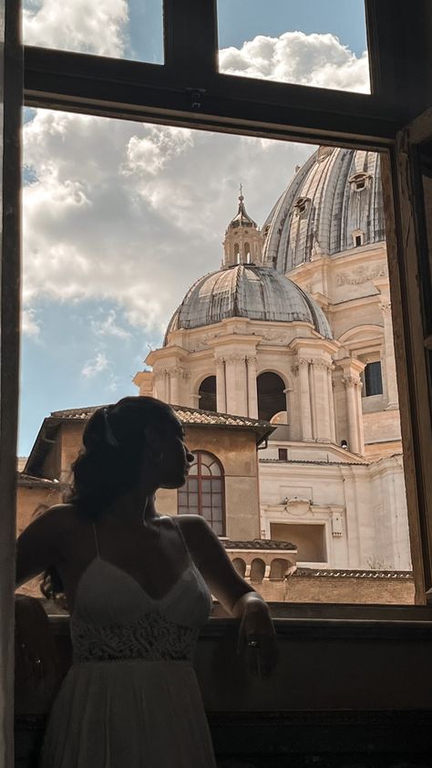 Italian Girl Summer, Rome Italy Vatican, Italy Vatican, Rome Pictures, Summer White Dress, Rome Outfits, Italian Girl, Pisa Italy, St Peters Basilica