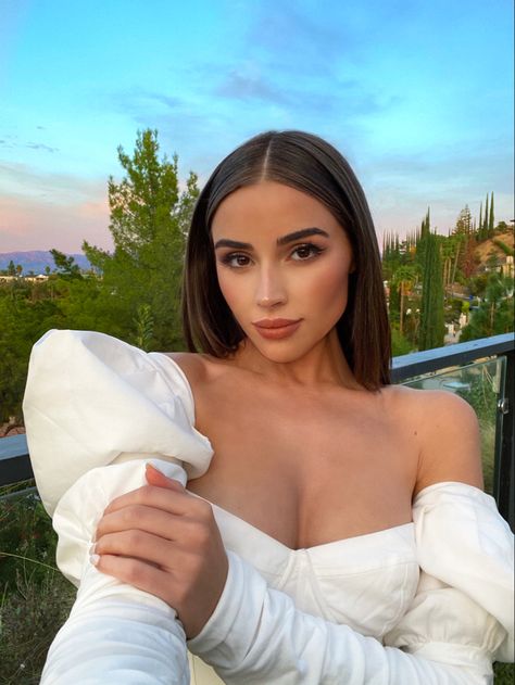 Olivia Culpo Makeup, Olivia Culpo Hair, Cotton Candy Skies, Hair Tuck, Ball Hairstyles, Olivia Culpo, Ear Hair, Formal Hairstyles, Down Hairstyles