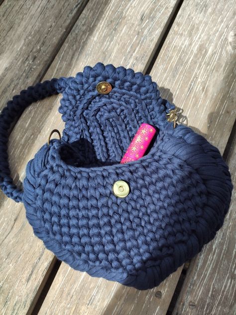 Collection Ideas, Crochet T Shirts, Crochet Purse, Crochet Purse Patterns, Collection Design, Heart T Shirt, Crochet Tote Bag, Heart Bag, Crochet Tote