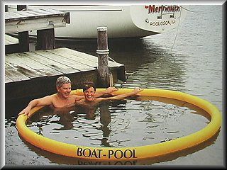 Nettle Net Boat Pool - 8 Foot Pool creates a jellyfish free protected swim area. Floating Swim Platform, Dog Floats For Lake, Old Boat Pond Diy, Homemade Swimming Pools, Pontoon Boat Party, Floating Pontoon Dock, Boat Tied To Dock, Pontoon Dock, Pontoon Boat Accessories