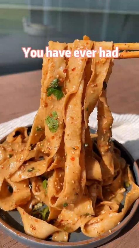 Pasta Sauce Healthy, Biang Biang Noodles, Hand Pulled Noodles, Pulled Noodles, Noodle Recipes Easy, Mapo Tofu, Tasty Recipes Videos, Quick Recipes Snacks, Makanan Diet