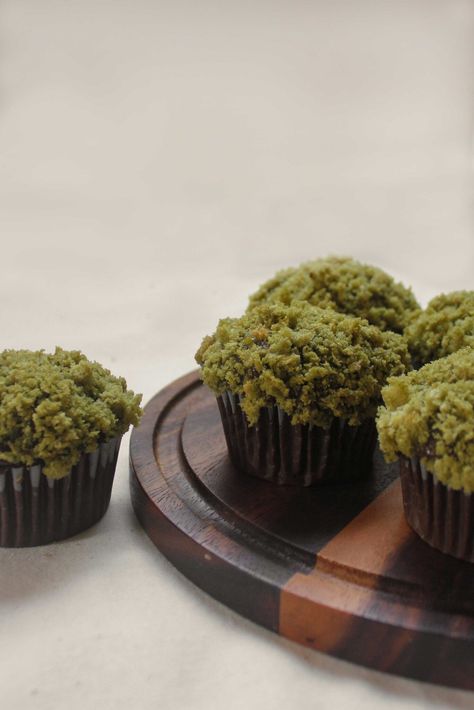 How to Make Easy Mossy Cupcakes | meganalms.com Moss Cupcakes, Woodland Cupcakes, Woodland Baby Shower Theme Boy, Easy Cake Recipe, Baby Shower Woodland Theme, Forest Cake, Themed Cupcakes, Baby Shower Fall, Themed Birthday Party