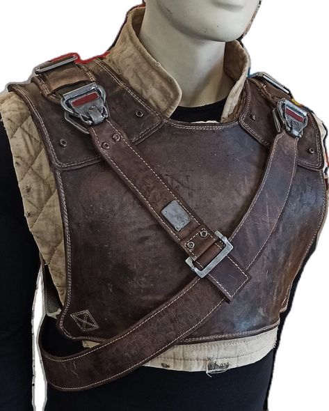 Druid Leather Armor, Studded Armor Dnd, Simple Leather Armor, Leather Armour Male Concept Art, Light Leather Armor Dnd, Studded Leather Armor Male, Leather Chest Plate, Leather Armour Dnd, Medieval Hunter Outfit