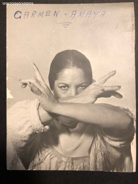 Foto original de la bailaora Carmen Amaya Carmen Amaya, Divine Feminine Spirituality, Flamenco Dancers, Arte Inspo, Face Expressions, Jolie Photo, Hand Art, Andalusia, Beauty Art