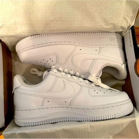 Brand New Condition Never Worn Shoe Box Is Excellent Brand New Condition Classic White Nike Air Force 1s Women’s Size 6 Offers Welcome Nike Air Monarch Iv, Shoes Nike Air Force, Nike Air Max 200, Nike Air Force 1s, Air Force 1s, Nike Sb Zoom, White Nike Shoes, Shoes Nike Air, Nike Air Max Tn