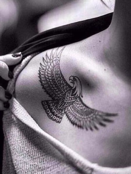 28 Eye-catching Shoulder Tattoos for Women in 2024 Eagle Image, Small Eagle Tattoo, Bow Tattoo Designs, Eagle Images, Eagle Tattoos, Back Of Shoulder Tattoo, Shoulder Tattoos, Eagle Tattoo, Detailed Tattoo