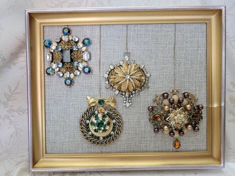 Hanging Christmas Ornaments - Etsy Gold Vase With Flowers, A Frame Christmas, Vintage Jewellery Crafts, Jewelry Tree Craft, Christmas Tree Wall Hanging, Hanging Christmas Ornaments, Jeweled Picture, Costume Jewelry Crafts, Old Jewelry Crafts