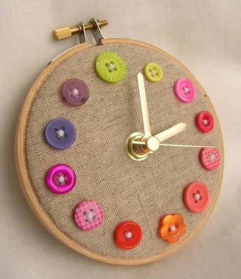 Diy Bricolage, Diy Buttons, Diy Clock, Sewing Rooms, Button Art, Button Crafts, Alam Semula Jadi, Crafty Craft, Hoop Art