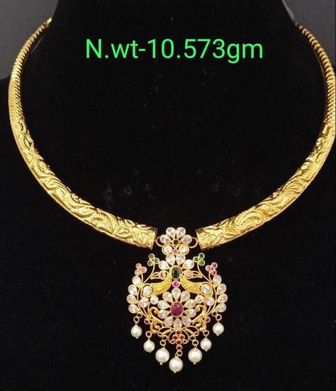 Latest model kante 916 pure gold, 100% stones and pearls weight less.. Kante Jewellery Designs, Kante Gold Necklaces 20 Grams, Kante Designs Latest, Gold Kante Designs, Kante Necklace Designs, Light Weight Gold Jewellery Indian, Kante Gold Necklaces, Light Weight Gold Necklace, Light Weight Gold Jewellery