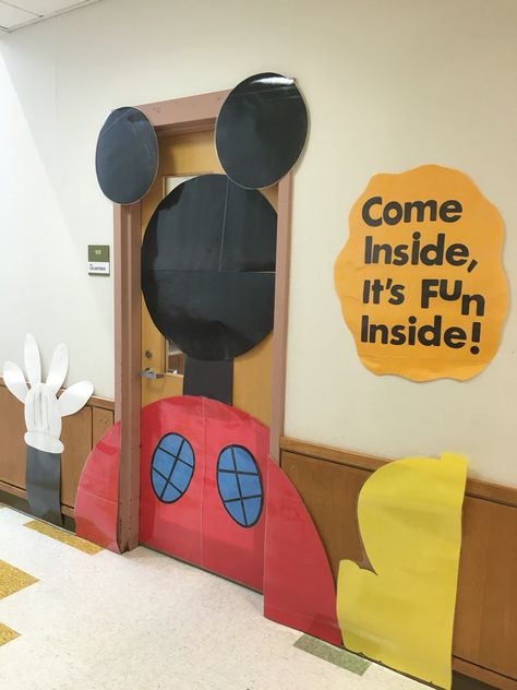 Disney World Door Decorations, Disney School Theme Ideas, Disney School Door Decorations, Mickey Mouse Classroom Door, Mickey Mouse Clubhouse Classroom Door, Mickey Mouse Clubhouse Classroom Theme, Mickey Mouse Clubhouse Bulletin Board, Mickey Mouse Classroom Theme, Mickey And Minnie Classroom Door