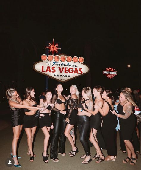 Vegas Bridal Party, Las Vegas Bachelorette Party Outfits, Bachelorette Party Outfit Night, Bachelorette Pics, Vegas Bachelorette Party Outfits, Vegas Fits, Bach Themes, Shang Tsung, Sweet 16 Outfits