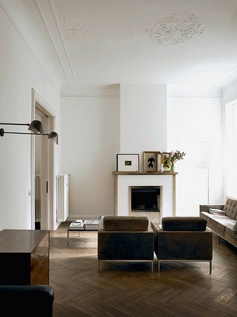 Living Room #GISSLER #interiordesign; white walls; timber parquet floor Minimalist Dekor, Interior Design Minimalist, 아파트 인테리어, Design Del Prodotto, Decor Minimalist, A Living Room, Minimalist Interior, Elegant Homes, Floor Design